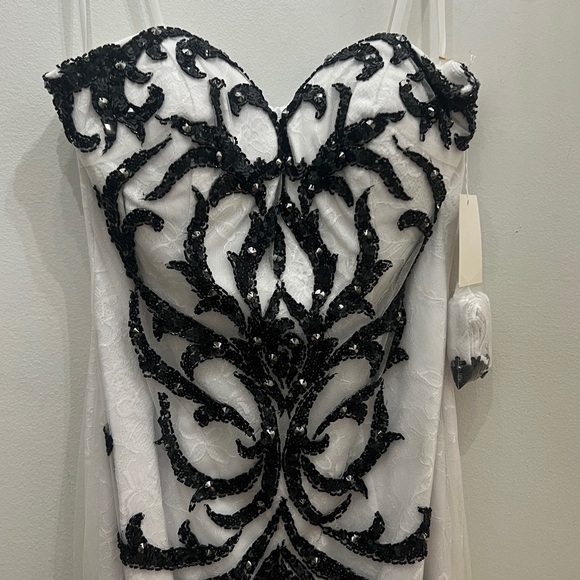 Aidan Mattox Strapless White Dress with Black Embellished Lace Detail - Picture 6 of 11